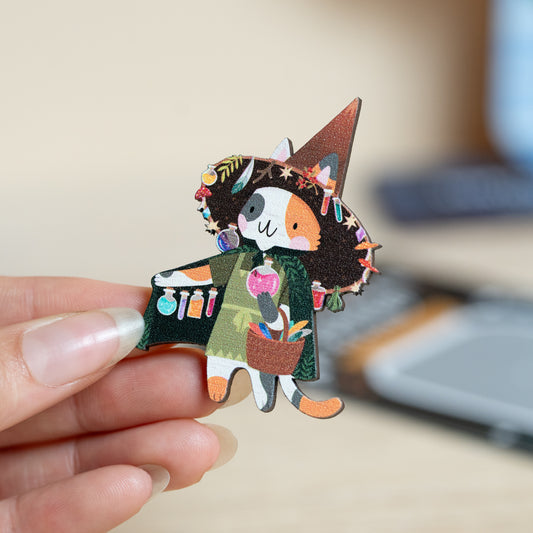 WITCH CAT OF POTIONS PIN/MAGNET