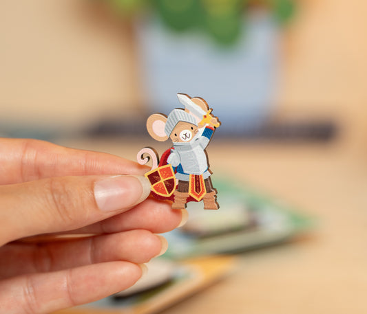 BRAVE LITTLE MOUSE PIN/MAGNET