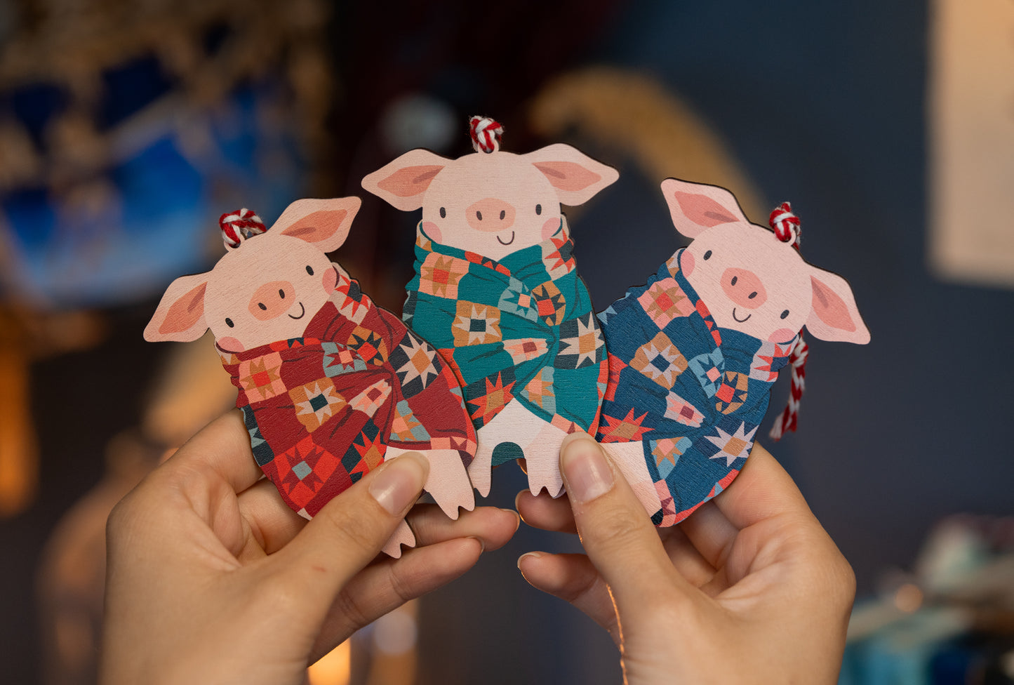 WHOLESALE - BURGUNDY PIG IN BLANKET DECORATION - PACK OF 5