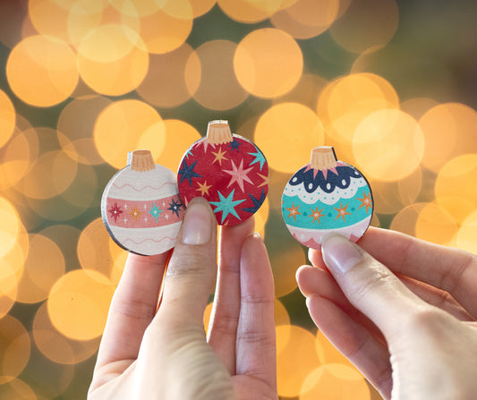 CHRISTMAS BAUBLES MAGNET SET