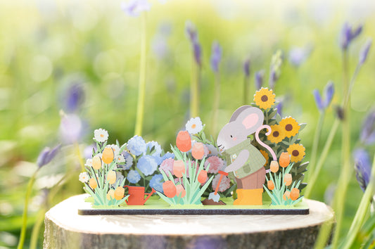 TINY MOUSE GARDEN DESK COMPANION