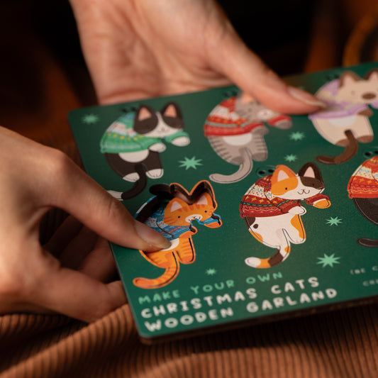 MAKE YOUR OWN CHRISTMAS CAT POP OUT GARLAND