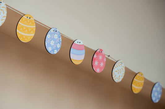 MAKE YOUR OWN EASTER EGG GARLAND
