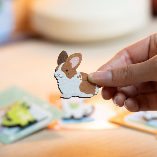 TINY LITTLE RABBIT PIN/MAGNET