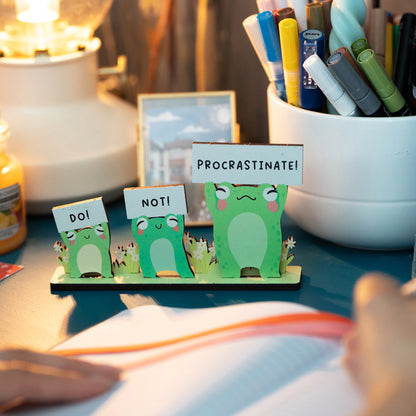 DO NOT PROCRASTINATE FROGS DESK COMPANION