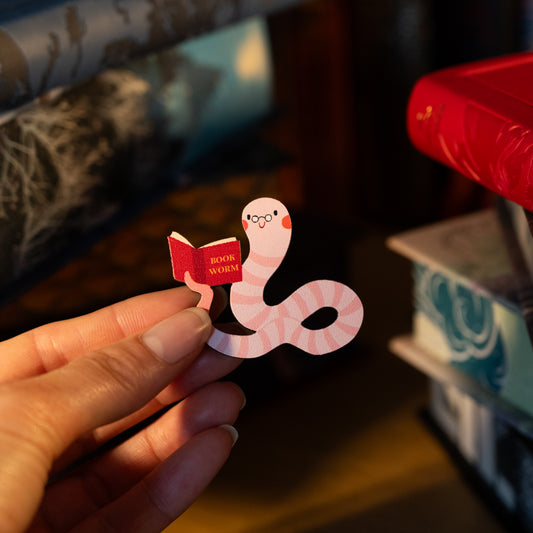 BOOKWORM PIN/MAGNET
