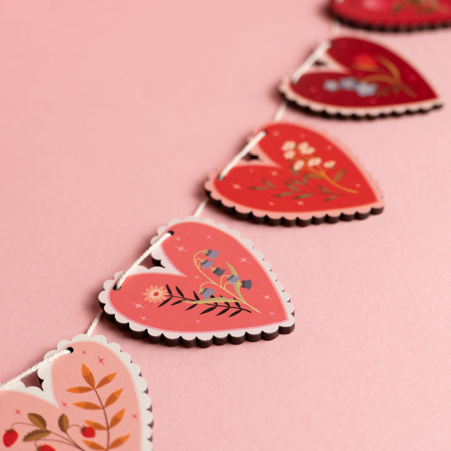 FLORAL HEARTS VALENTINES GARLAND