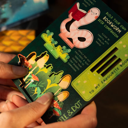 BOOKWORM READER MINI POP OUT CARD - PERSONALISABLE