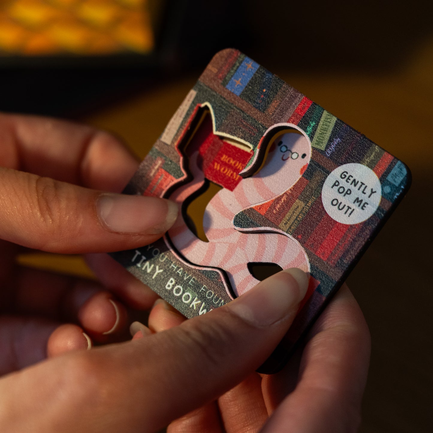 BOOKWORM PIN/MAGNET